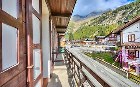 Monterosa Cozy Apartment 200M From Ski - Happy Rentals